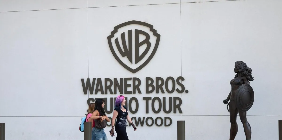Fusión entre Warner y Paramount genera alarma en Hollywood