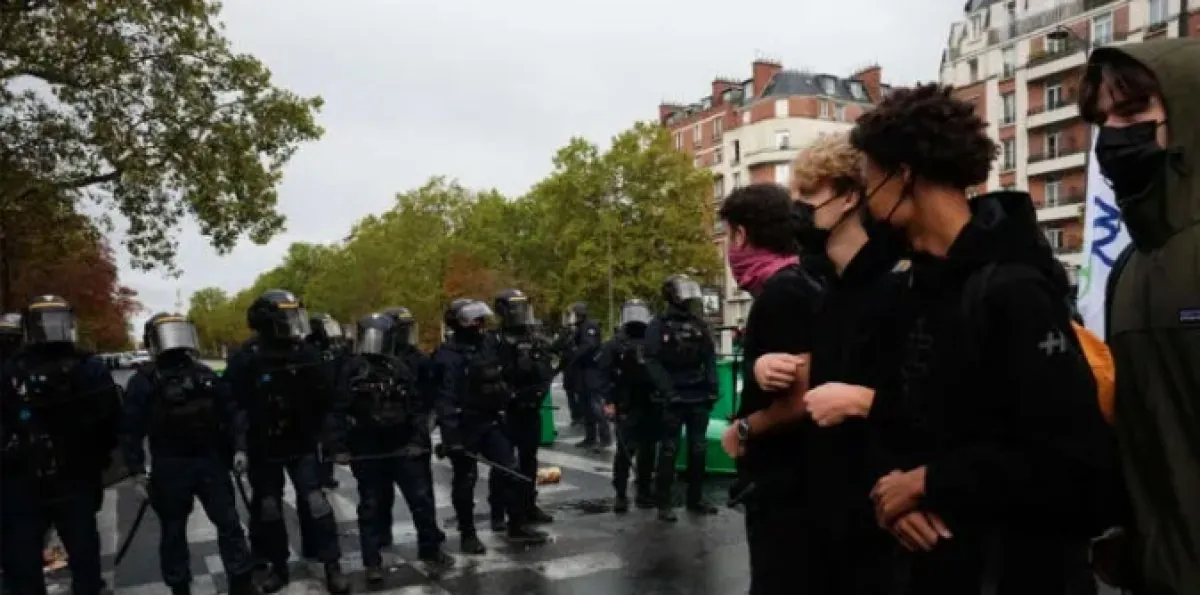 "No queremos migajas": los estudiantes franceses vuelven a la calle
