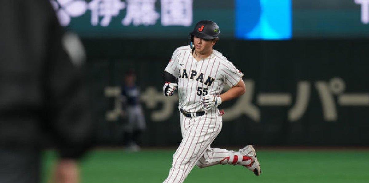 Grand slam de Murakami lleva a Japón a la victoria por 9-0 sobre Chequia