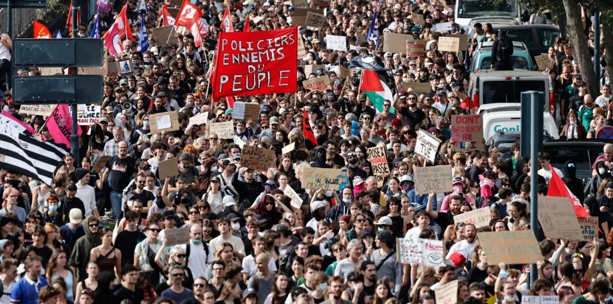 Multitudes sacuden ciudades de Francia