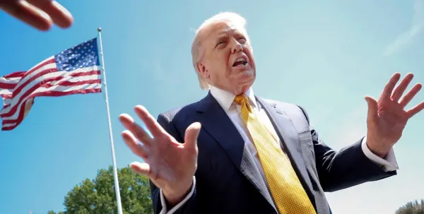 Trump explota contra Senado por votación contra guerra Irán