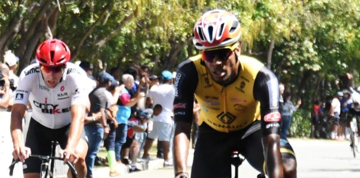 Mevin Gene gana la cuarta etapa y Paredes sigue líder