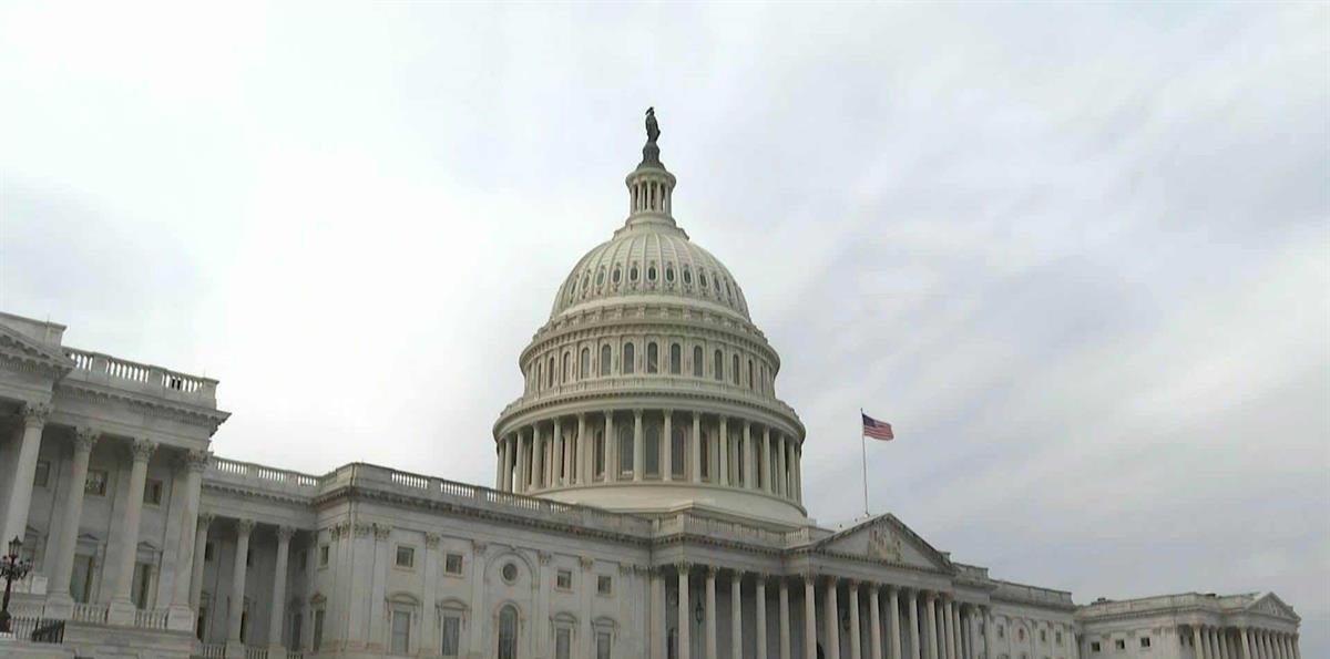 El Senado de EE. UU. prevé votar hoy una resolución para impedir que Trump siga con la guerra