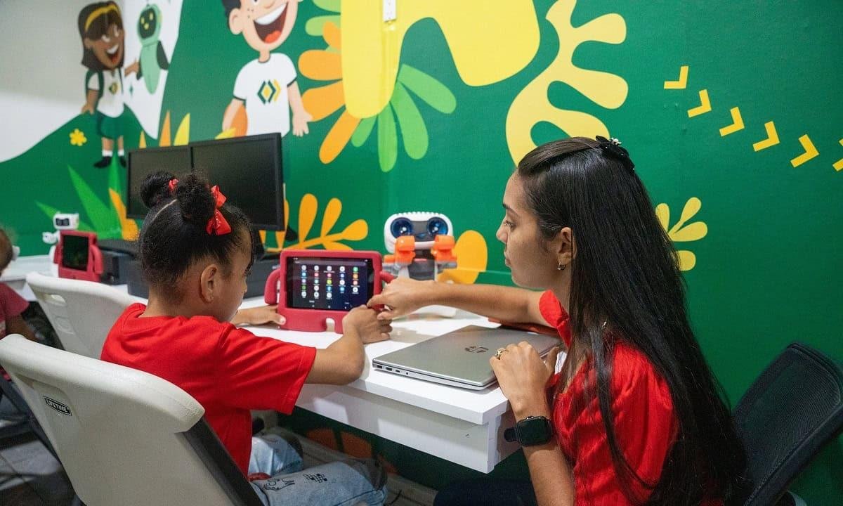 Banco Caribe dona Aula STEM en las instalaciones Acción Callejera en Santiago