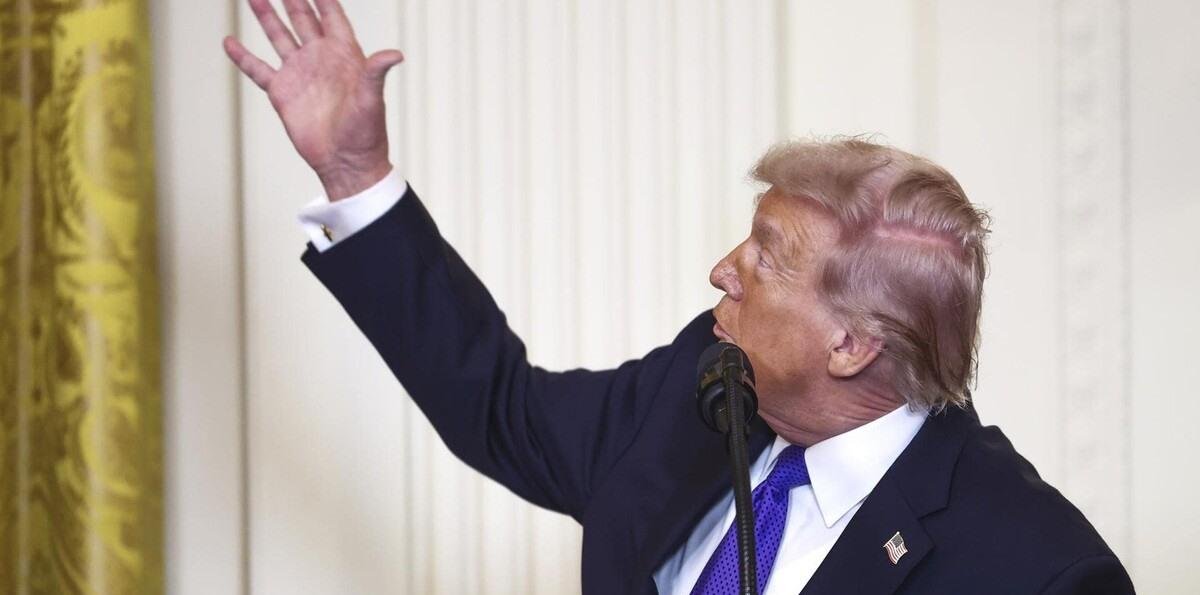 Trump alardea de tener un "suministro ilimitado" de armas