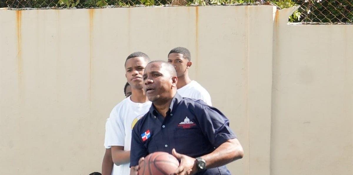 Inefi realizó jornada simultáneas en el Distrito Nacional y Santiago