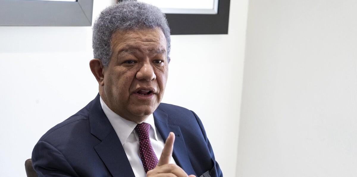 Leonel haciendo su diligencia