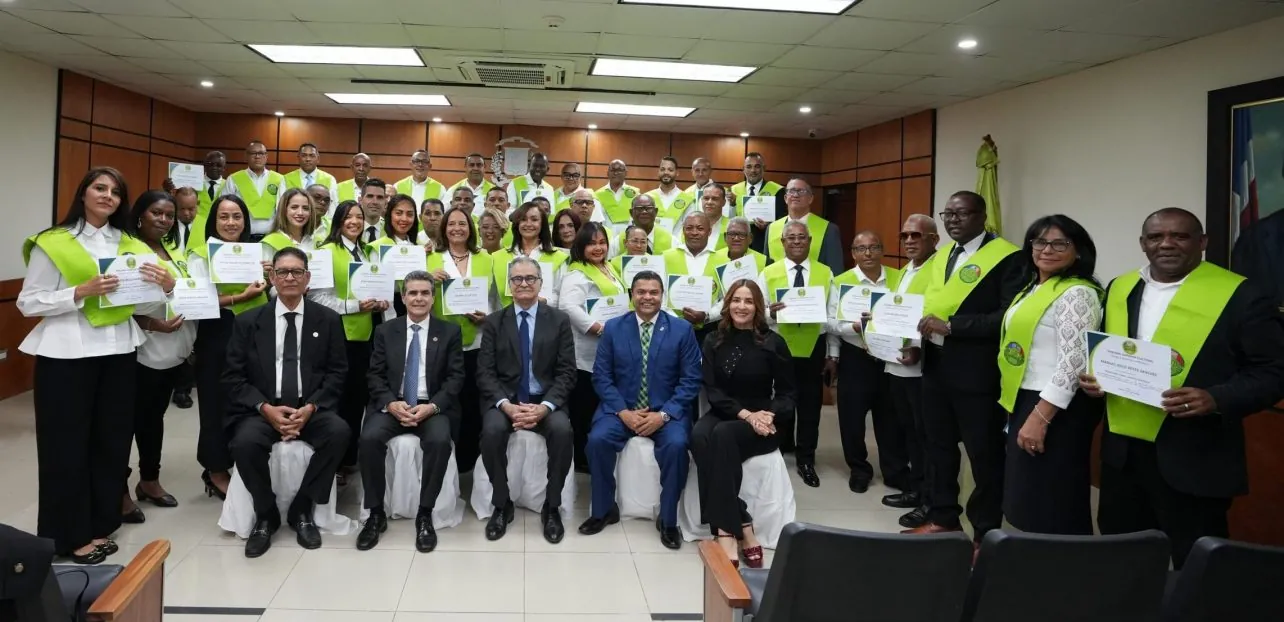 Gradúan a 58 dirigentes Fuerza del Pueblo en Justicia Electoral