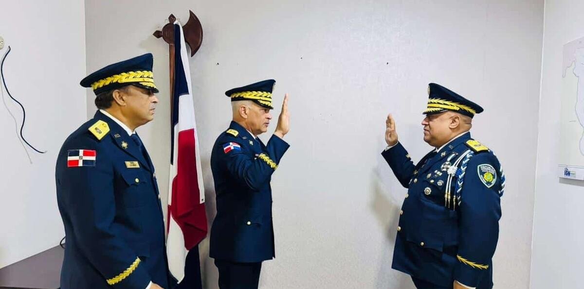 El general Jesús Tejada Tejada asume como nuevo director de la Policía Nacional en Santiago