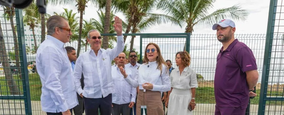 Abinader inaugura Malecón Deportivo y activa reloj para Juegos Centroamericanos