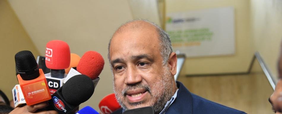 Abogado dice que Santiago Hazim ha perdido entre 70 y 80 libras durante prisión preventiva