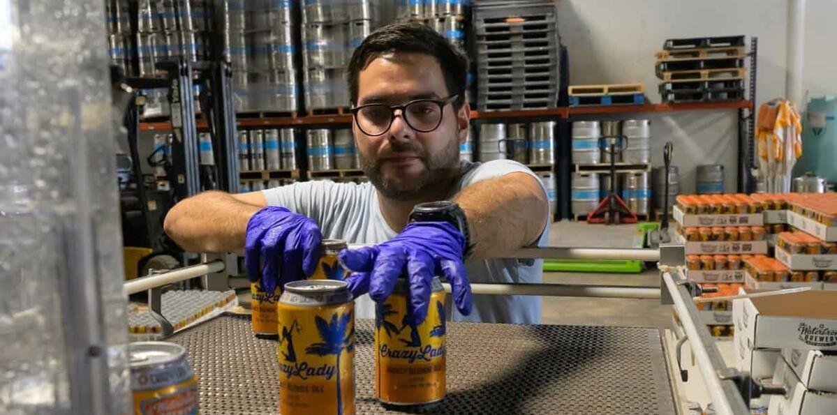 Carlos de la Rosa: precisión técnica y liderazgo en la evolución de un maestro cervecero