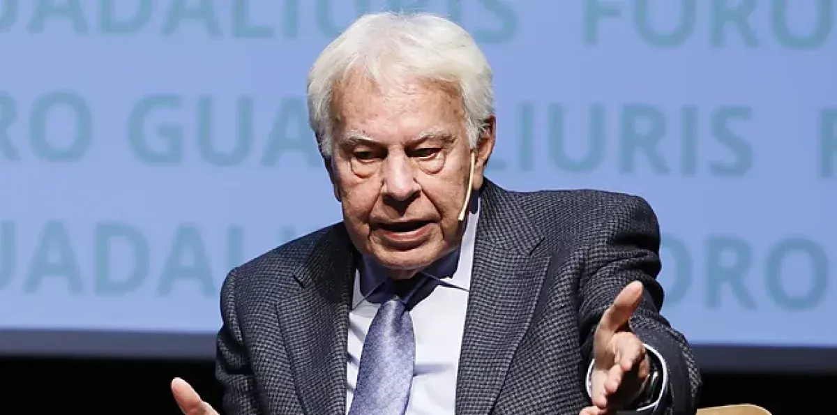 Felipe González dice Donald Trump “está rematadamente loco”