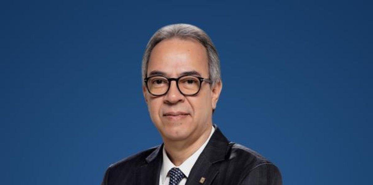 Visor Libros publica poesía reunida de José Mármol