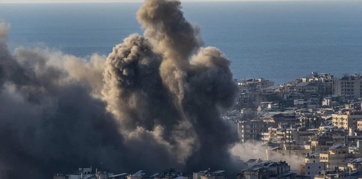 Irán ataca embajada de EE. UU. en Riad e Israel se adentra en Líbano