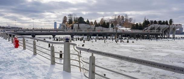 EE. UU. espera que la normalidad retorne el miércoles al transporte aéreo tras el temporal