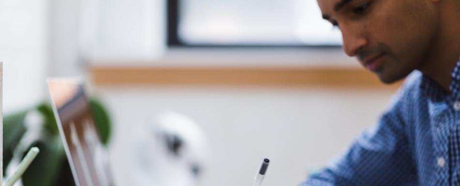 Propuesta de la jornada laboral reducida genera debate en el sector profesional