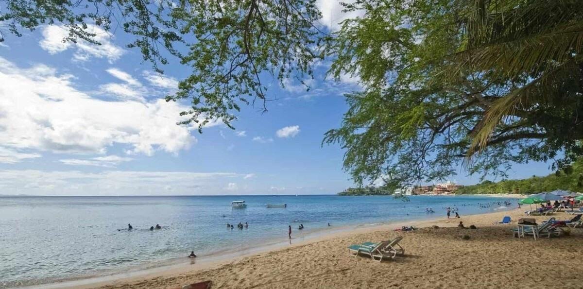 Entregarán remozada en marzo la plaza de vendedores de la playa de Sosúa