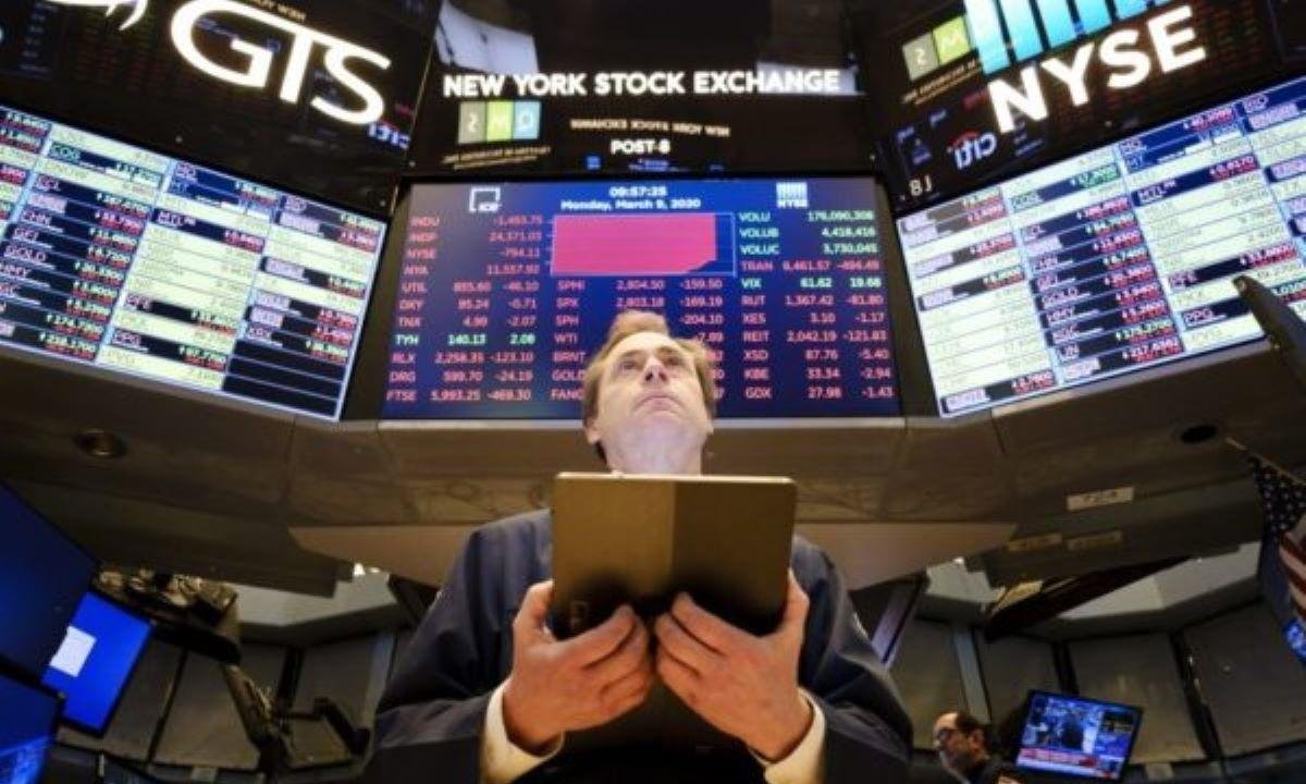 Wall Street cierra en rojo tras los nuevos aranceles de Trump