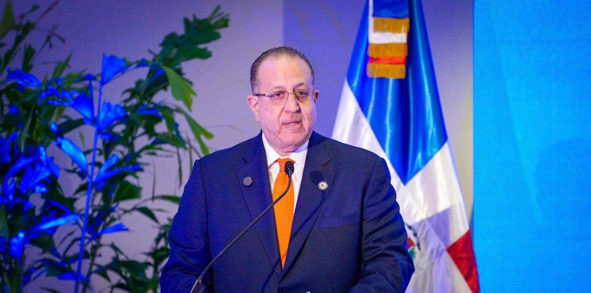 Magín Díaz destaca oportunidad de RD para crecer con inversión pública y privada