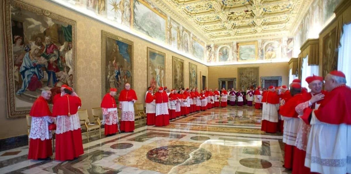El Vaticano ordena a tradicionalistas desistir de nombrar obispos