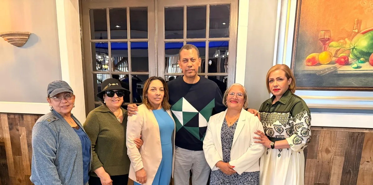 INDOTEL y el PRM abordan el acceso tecnológico de la diáspora dominicana en EE.UU.