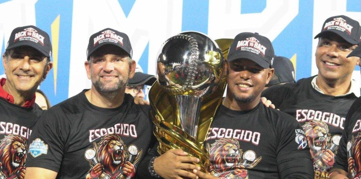Leones del Escogido festejan 105 años en béisbol invernal