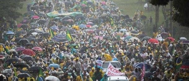 Sube a 40 el número de hospitalizados por rayo que cayó cerca de seguidores de Bolsonaro en Brasil
