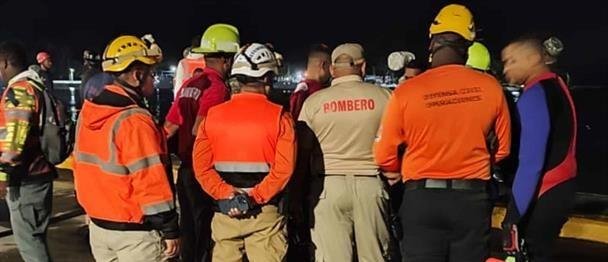 Muere conductor de camión tras perder el control y caer al río Ozama