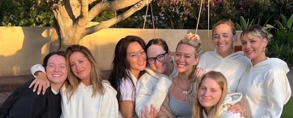 Hilary Duff habla sobre su conflicto con Ashley Tisdale por el grupo de "mamás tóxicas"