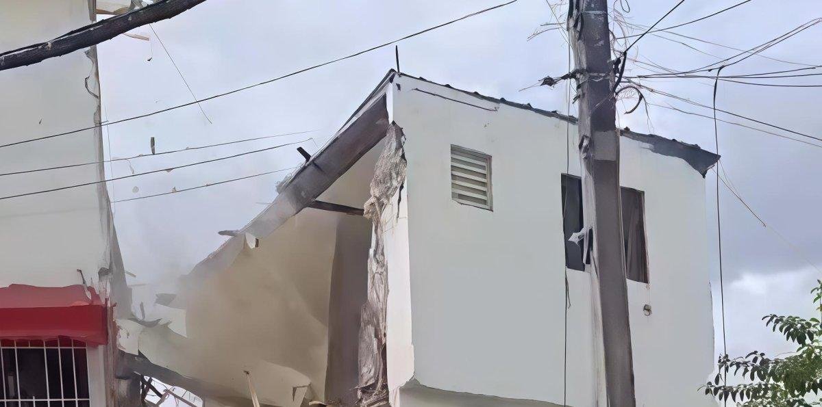 Tras derrumbe de una edificación en Villa Mella, "posiblemente, otras viviendas pudieran colapsar"