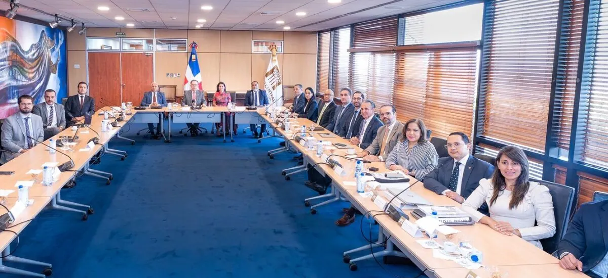 Misión FMI estima la economía dominicana crecerá 4 % en 2026