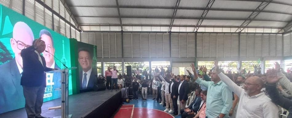 Leonel Fernández y el gobierno cierran filas contra informe de la CorteIDH