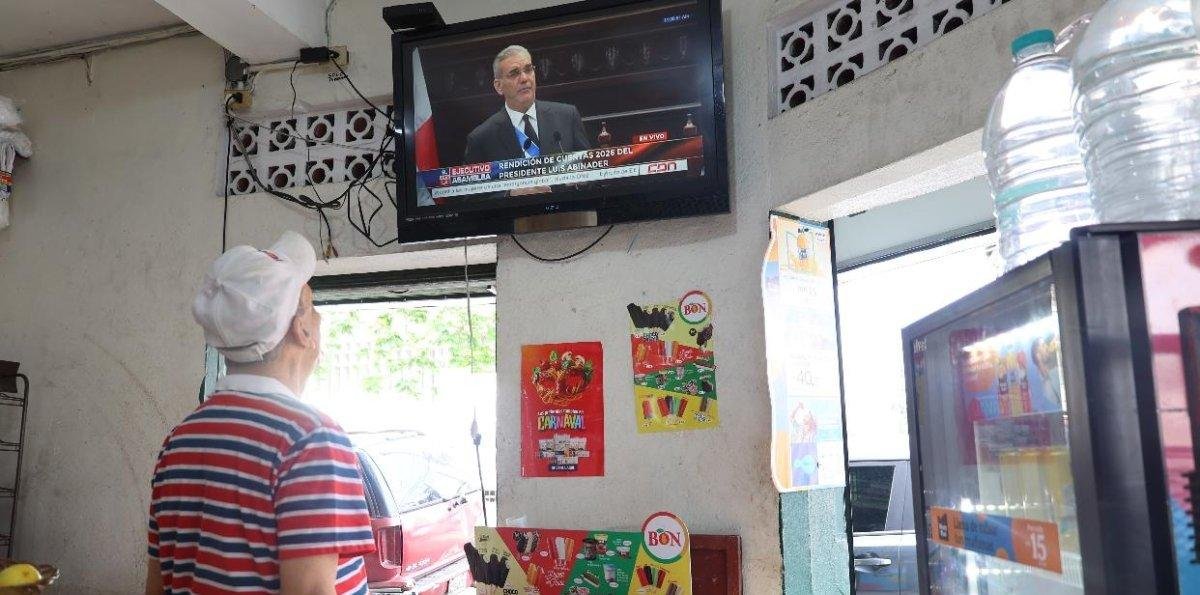 Críticas y apoyo ciudadano al discurso de Luis Abinader