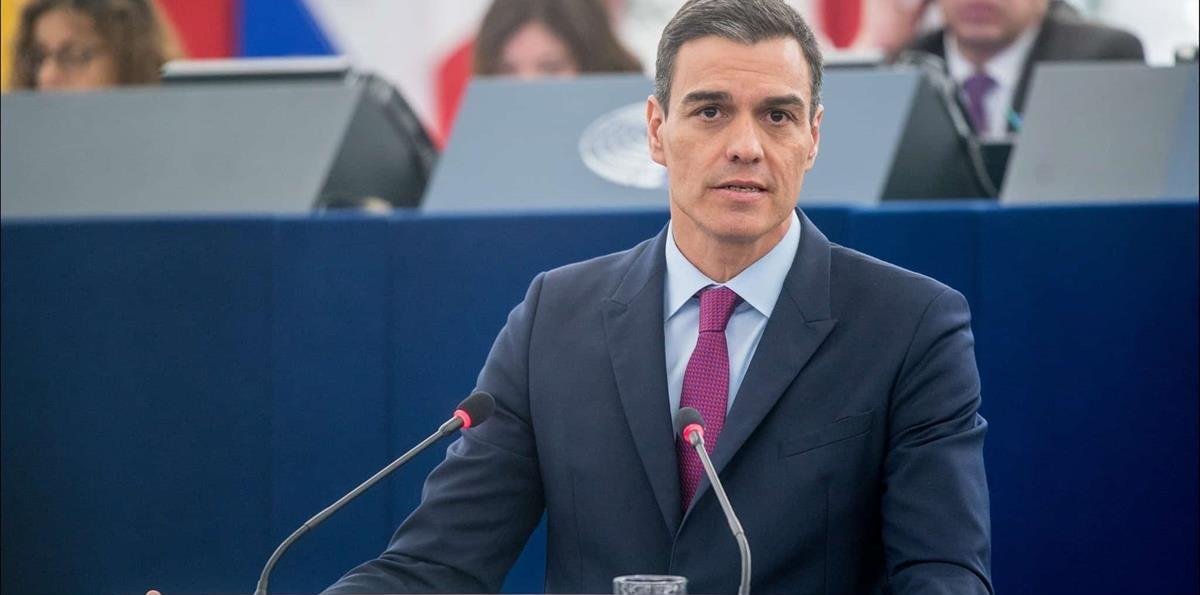 Sánchez anuncia una campaña contra las redes sociales "más fuerte que sus bolsillos"
