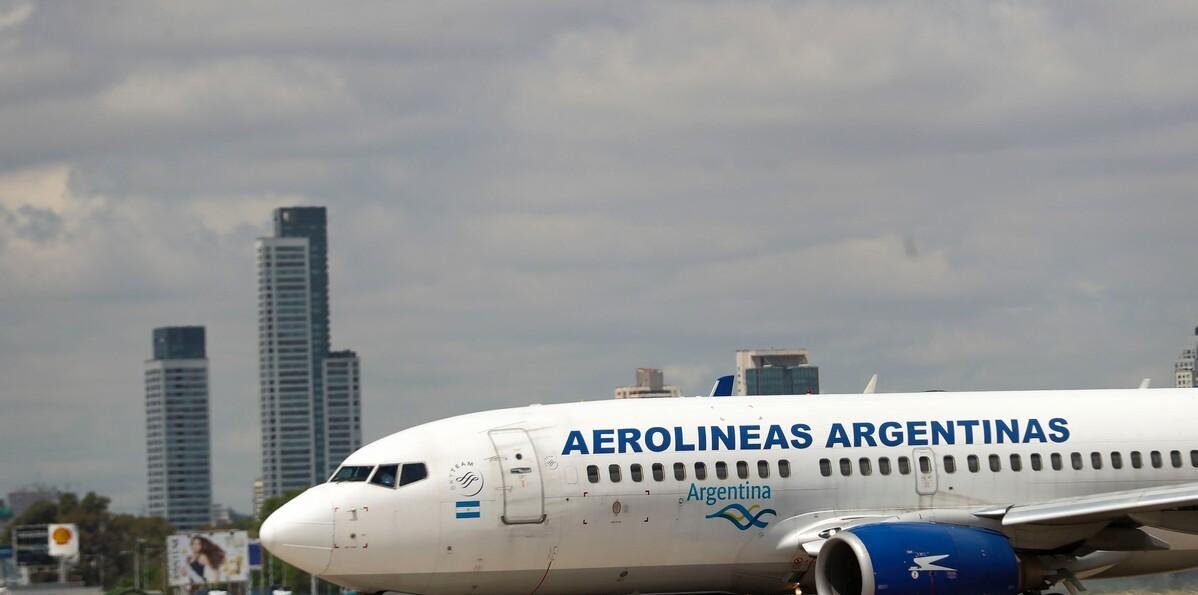 Cancelan decenas de vuelos en Argentina por la huelga general de este jueves