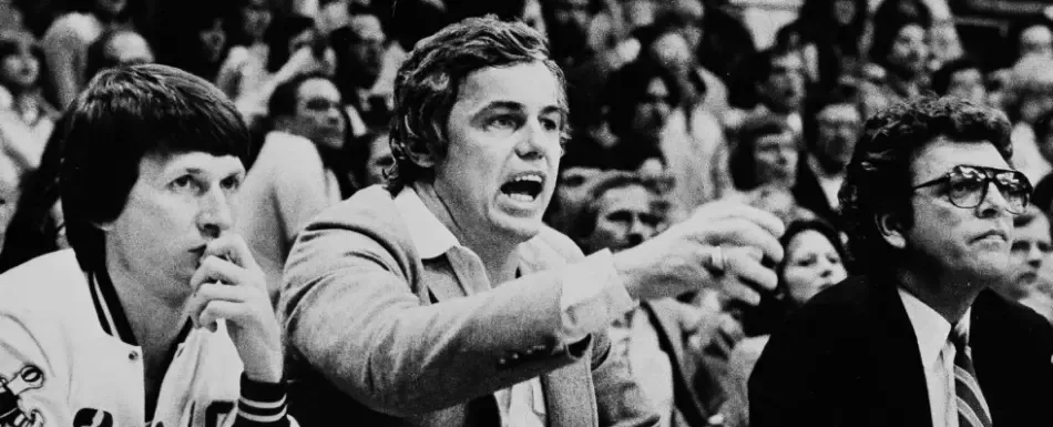 Doug Moe, el desaliñado e irreverente entrenador de los Nuggets de Denver, muere a los 87