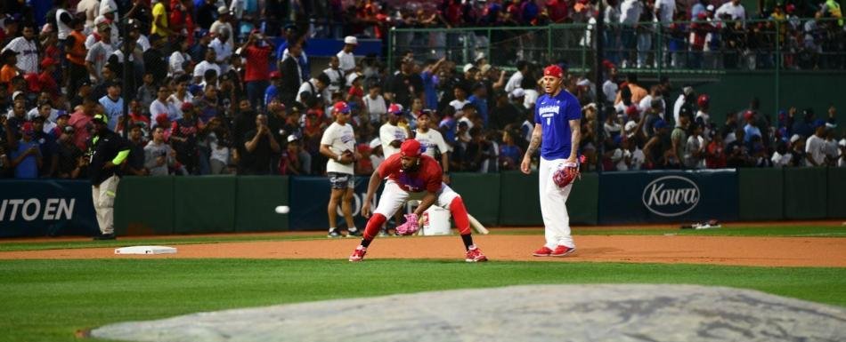 Junior Caminero casi llora tras regresar al Quisqueya