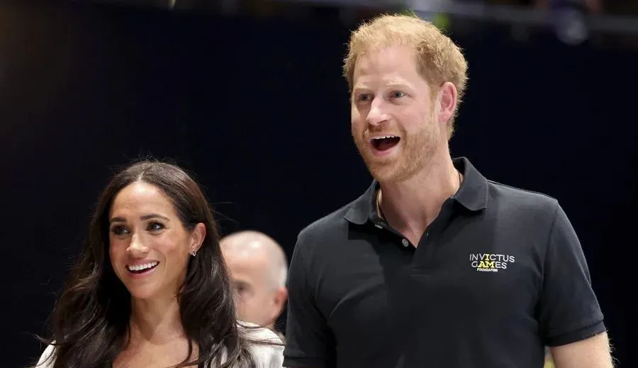 Enrique y Meghan, fuera de la familia real