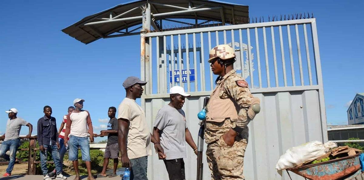 Estrategia comunicacional: cuando las deportaciones de haitianos se convierten en espectáculo