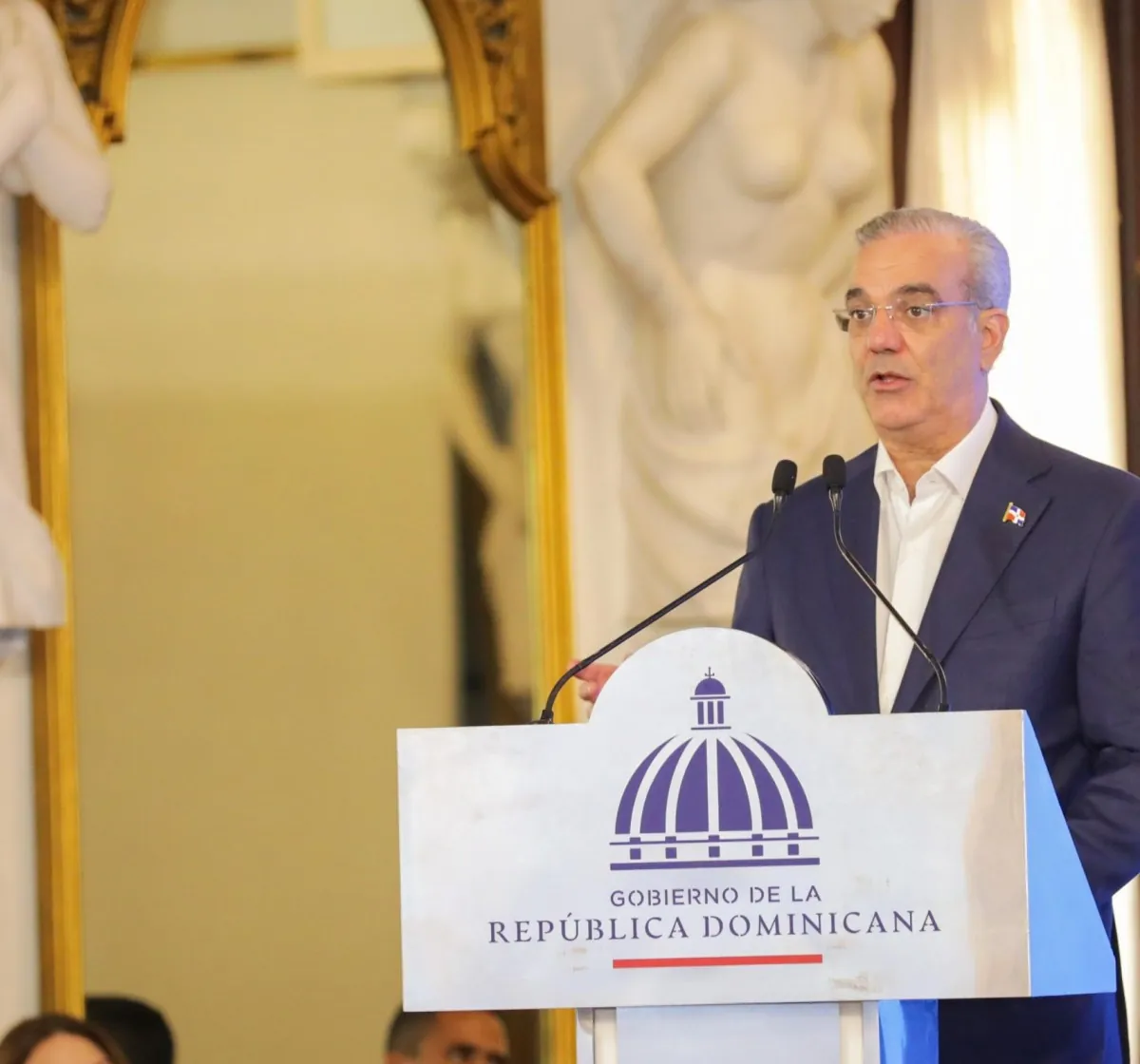 Abinader aboga por la libre competencia en telecomunicaciones para reducir tarifas y mejorar el servicio