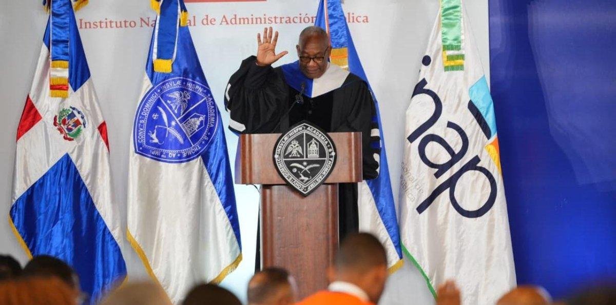 UASD e INAP gradúan primera generación de magísteres en Gobernanza Pública