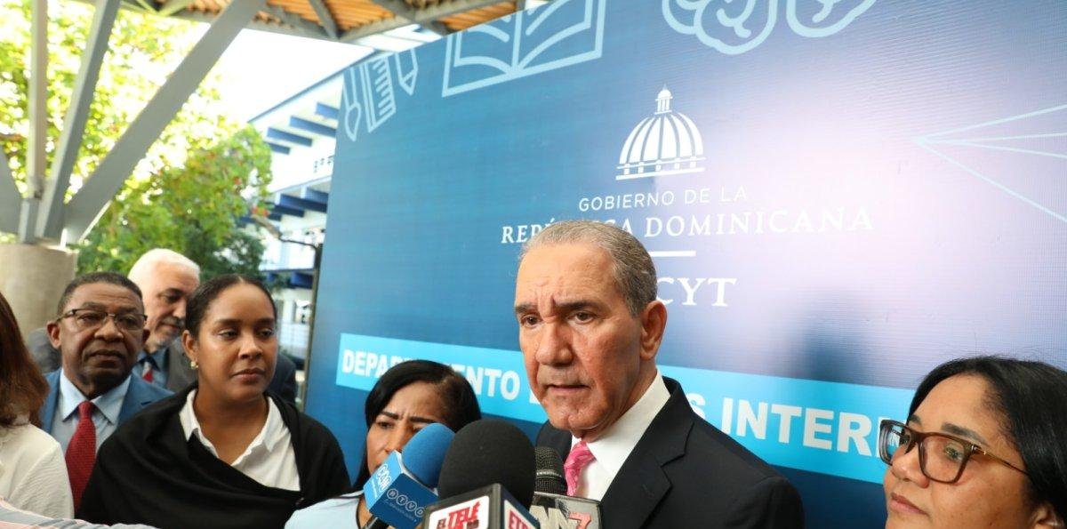 Gobierno invierte en alrededor de 2,000 becas internacionales en áreas STEM