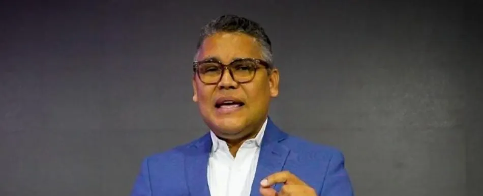 Pastor Carlos Peña y empresa Energía 2000 aclaran controversia