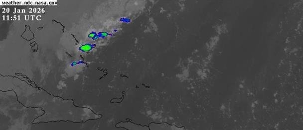 Martes con chubascos dispersos y oleaje peligroso en la costa Atlántica
