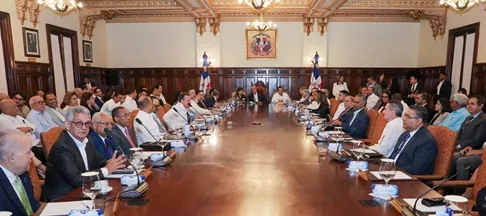Gobierno enfoca presupuesto en inversión, educación y salud
