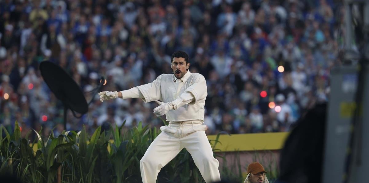 Bad Bunny monta la fiesta latina en el Super Bowl