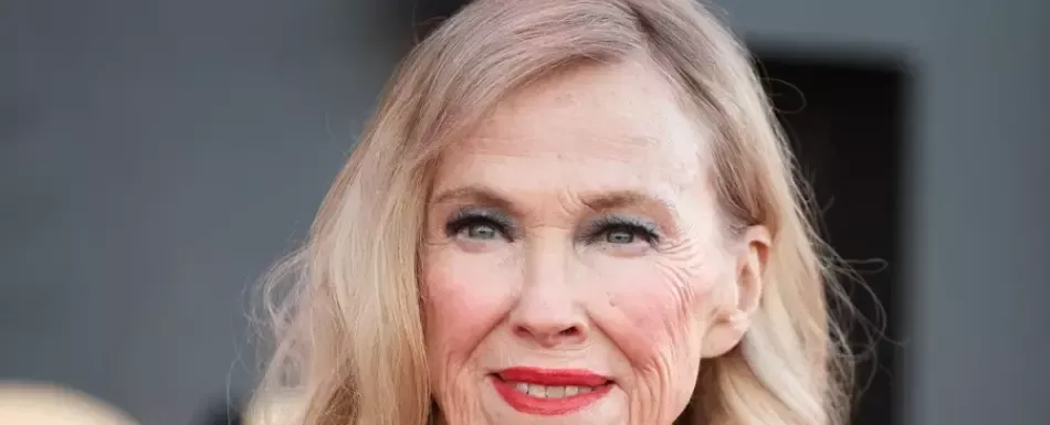 Actriz Catherine O'Hara murió tras sufrir una embolia pulmonar, padecía cáncer rectal