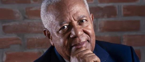 Osvaldo Santana presenta una nueva edición de "Peña Gómez, sus orígenes"