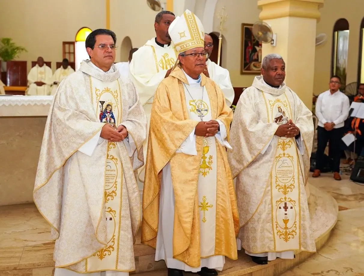 Diócesis de Barahona celebra 25 años de ordenación sacerdotal de los padres Marco Pérez y Secilio Espinal